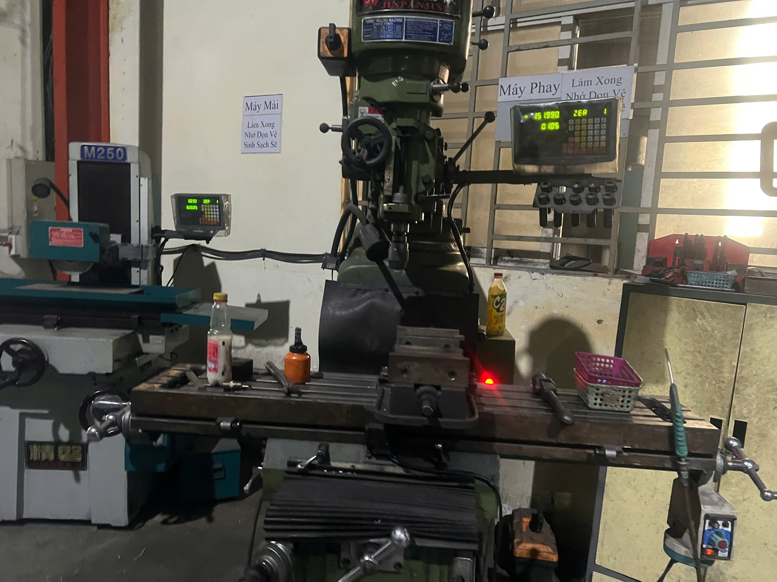 Vertical Milling Machine.jpg